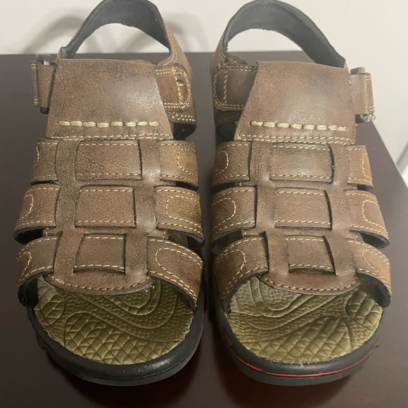 Boys Beaver Creek Sandals - Size 1 - Picture 1 of 11